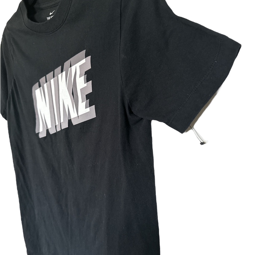Nike Tee - Picture 3 of 5